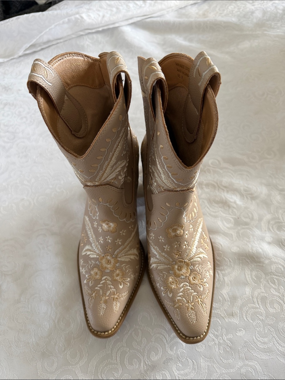 Mi.iM Embroidered Beige Women's Western Boots